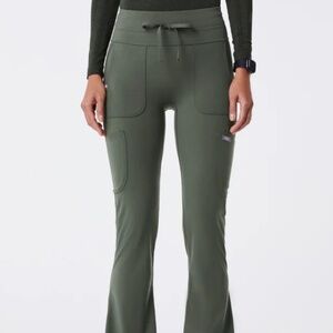 Figs Flare Scrublegging